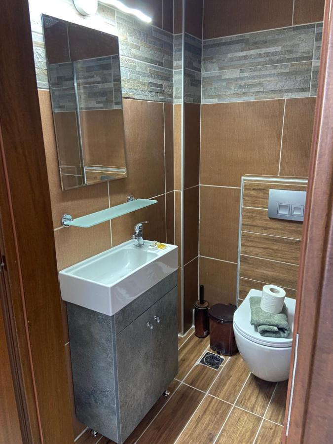 דירות פלוגיטה Efi'S House מראה חיצוני תמונה